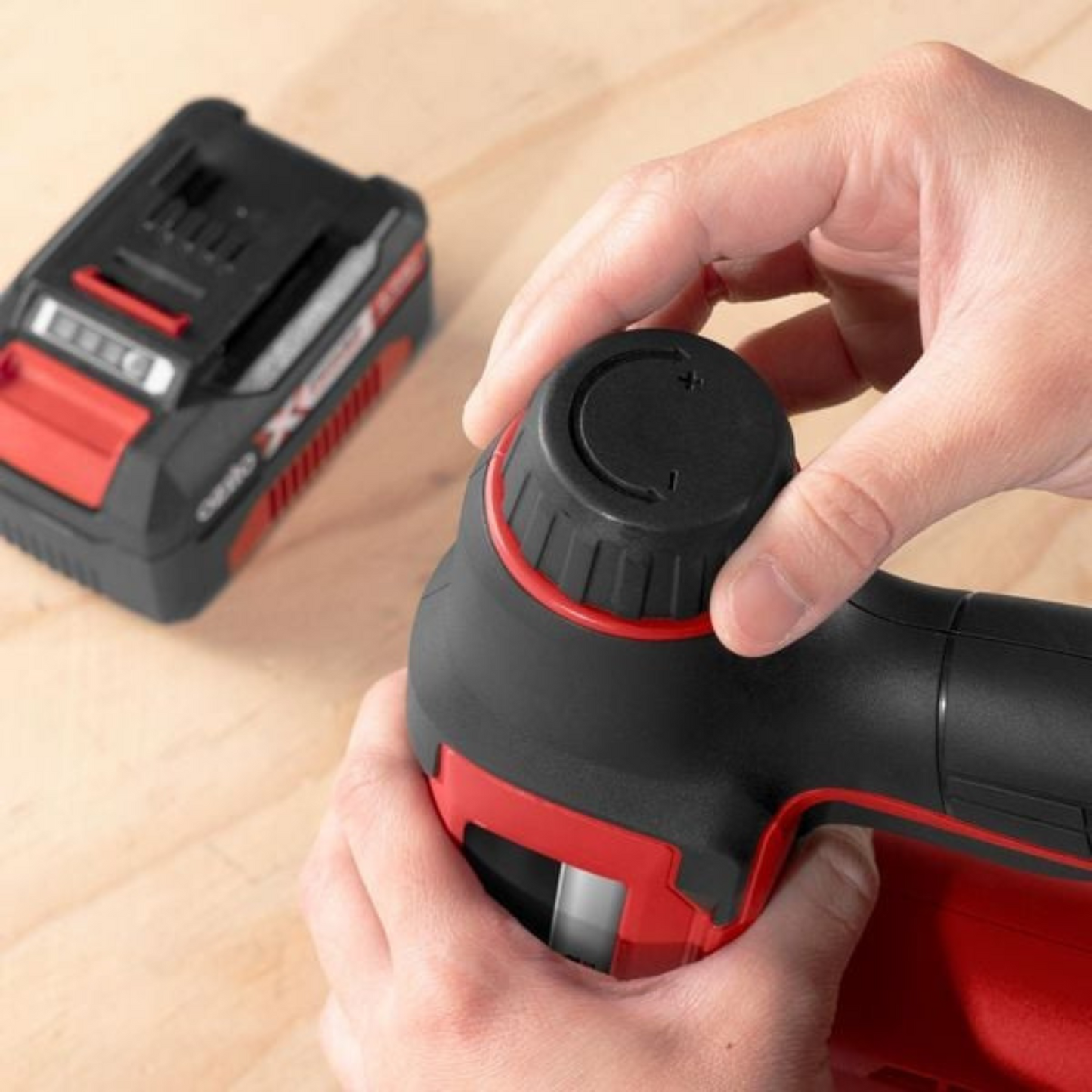 OZITO XPC CORDLESS 2 IN 1 NAIL & STAPLE GUN