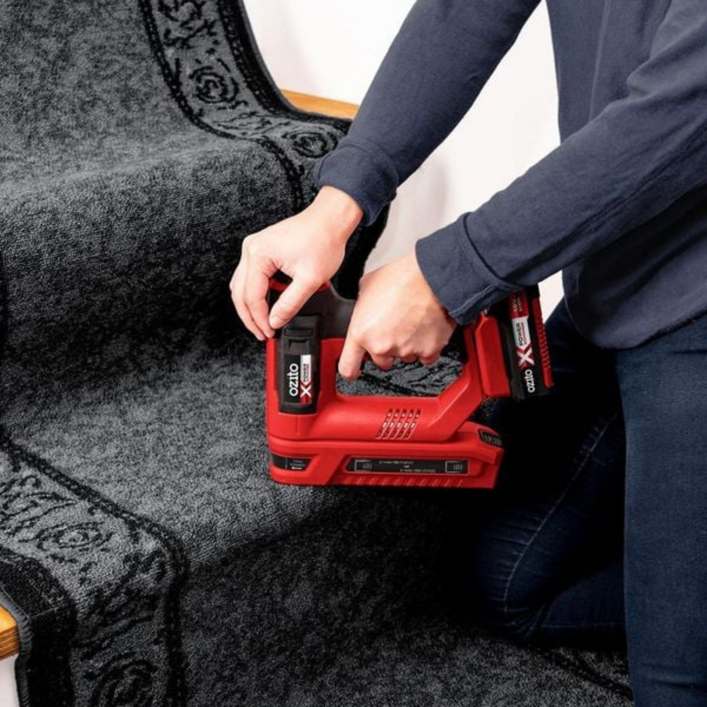 OZITO XPC CORDLESS STAPLE GUN